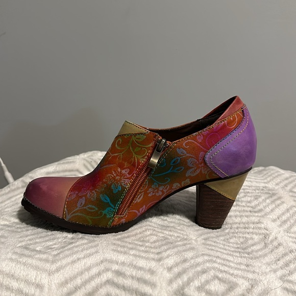 Beautiful multi coloured shoes size 40 - Picture 4 of 6